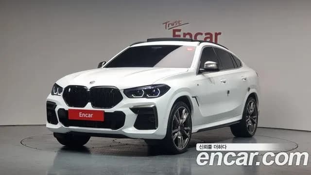 BMW X6 M50i