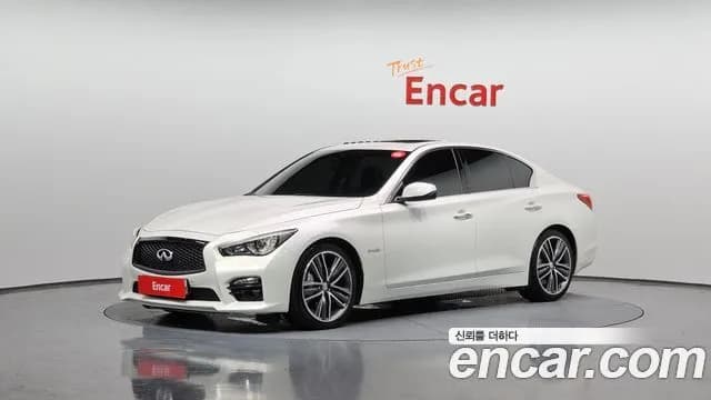 Infiniti Q50 3.5 Hybrid Essence