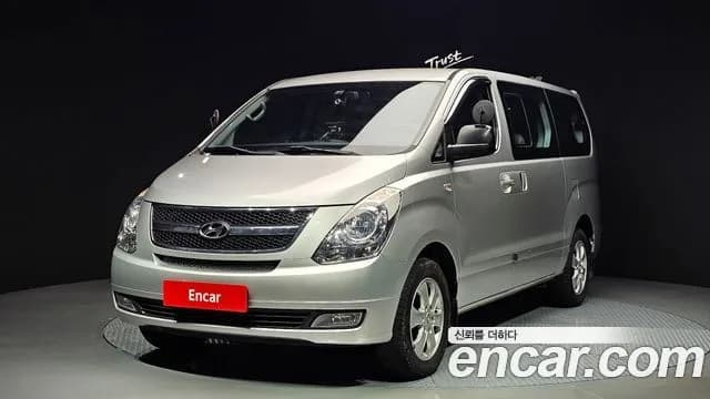 Hyundai Starex 4WD 12-Seater Wagon