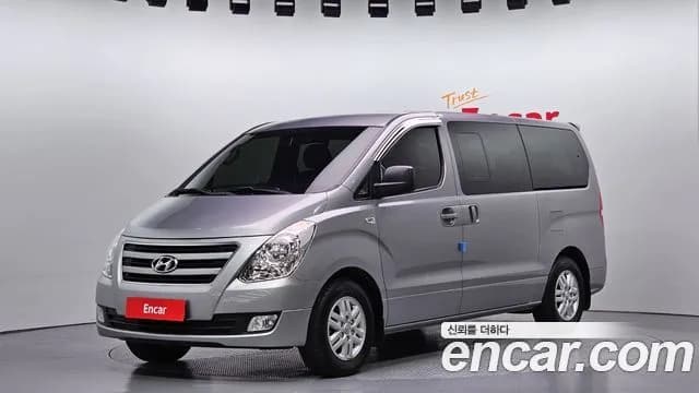 Hyundai Starex 12-Seater Wagon