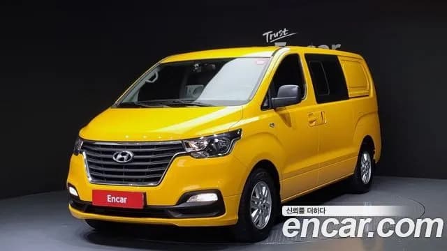 Hyundai Starex Van 5-Seater