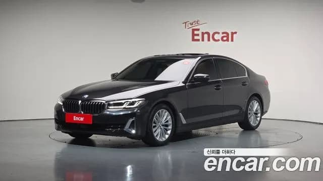 BMW 5-Series 520i Luxury