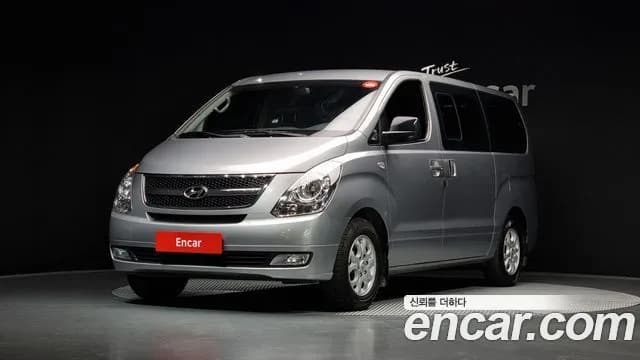 Hyundai Starex 12-Seater Wagon