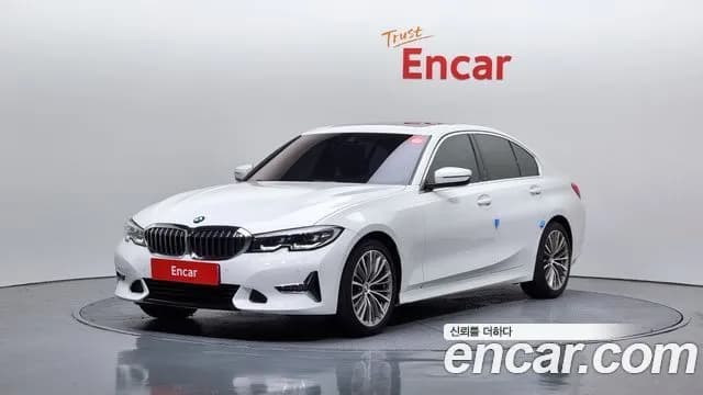 BMW 3-Series 320i Luxury