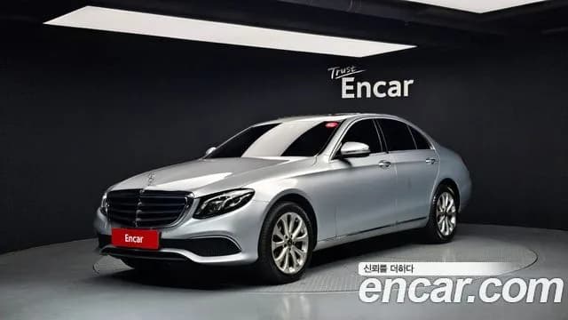 Mercedes-Benz E-Class E300 4MATIC Exclusive