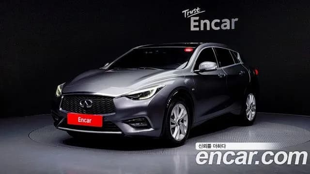 Infiniti Q30 2.0 Essential