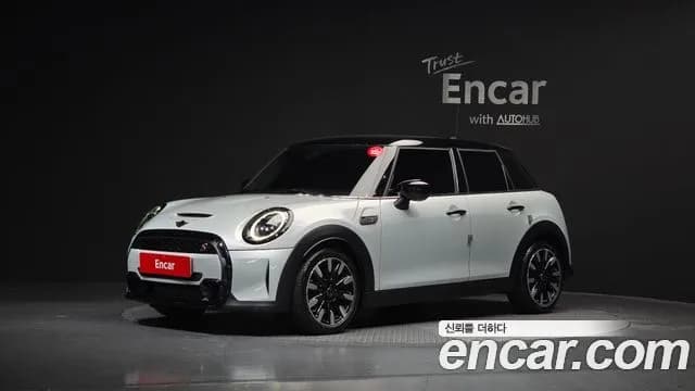 Mini Cooper 5Door Classic Launch Pack