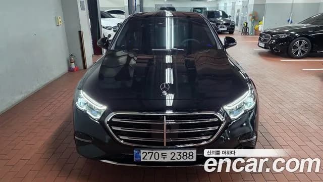 Mercedes-Benz E-Class E300 4MATIC Exclusive