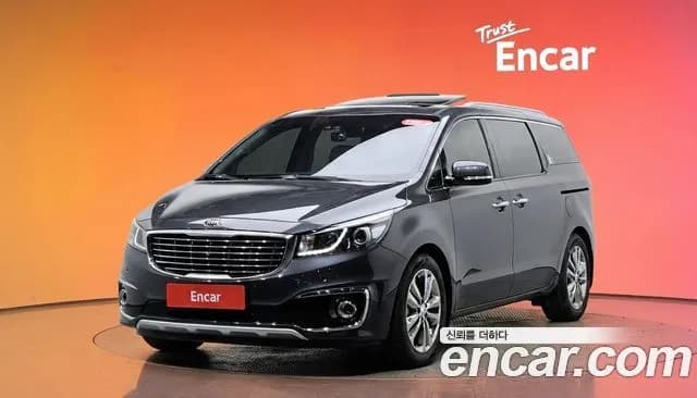 Kia Canival Gasoline 7-seater Limousine