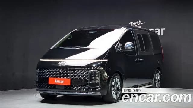 Hyundai Staria 4WD Lounge 9-Seater