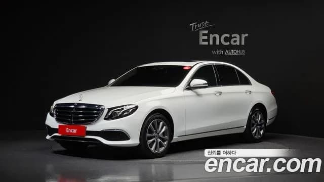 Mercedes-Benz E-Class E300 4MATIC Exclusive