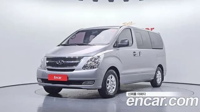 Hyundai Starex 12-Seater Wagon