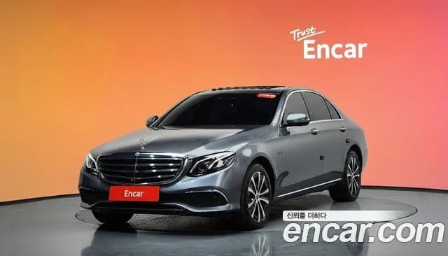 Mercedes-Benz E-Class E300e 4MATIC Exclusive