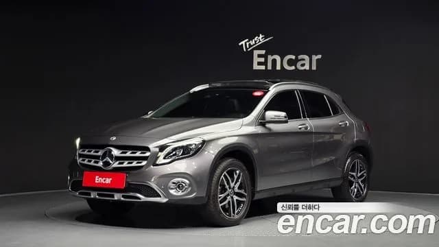 Mercedes-Benz GLA-Class GLA220 Premium