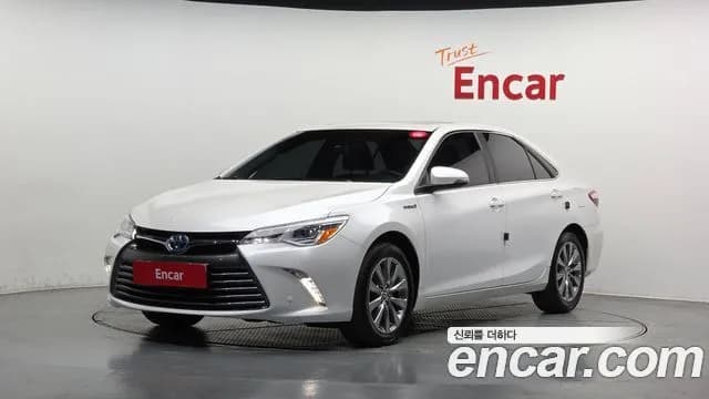 Toyota Camry Hybrid XLE