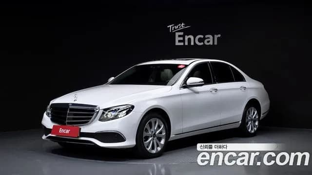 Mercedes-Benz E-Class E300 4MATIC Exclusive