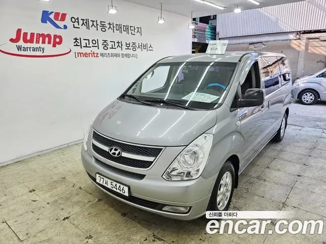 Hyundai Starex 12-Seater Wagon