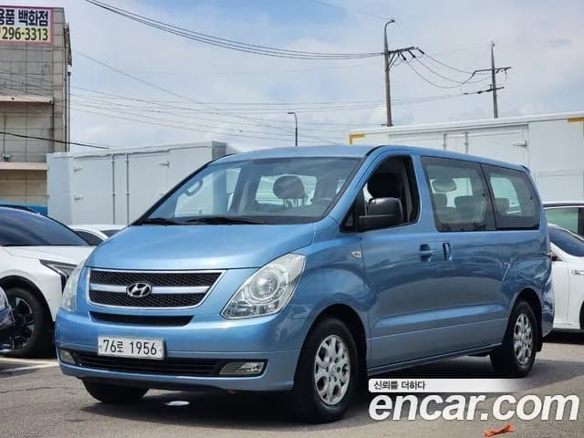 Hyundai Starex 12-Seater Wagon