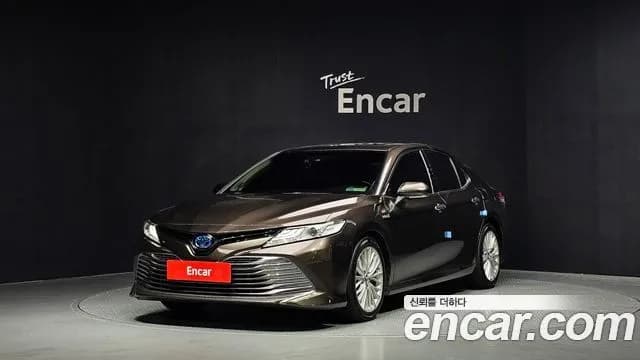 Toyota Camry 2.5 XLE Hybrid