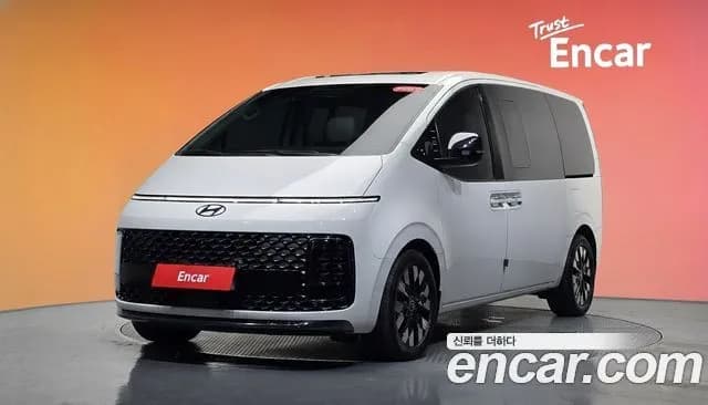 Hyundai Staria 4WD Lounge 7-Seater