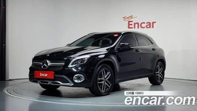 Mercedes-Benz GLA-Class GLA220 Premium