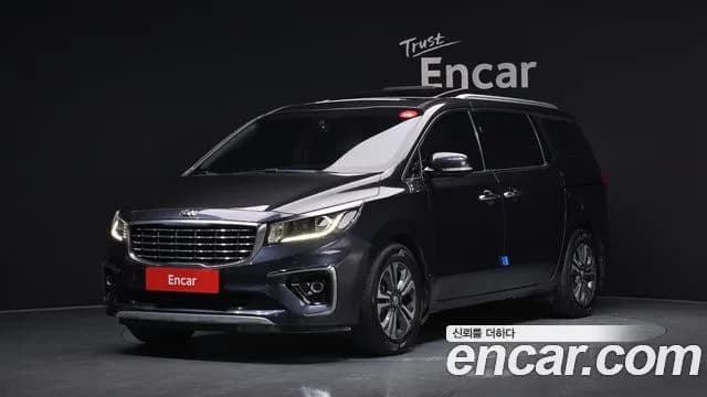 Kia Canival 9-Seater Luxury