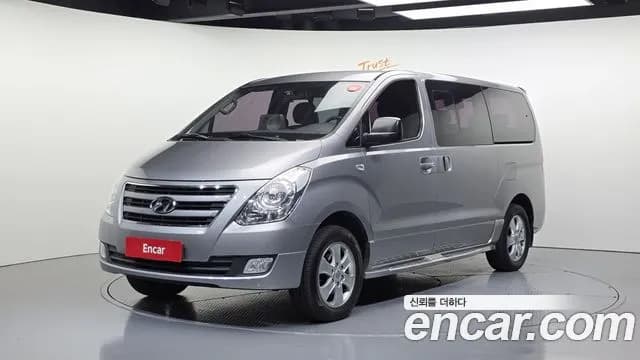 Hyundai Starex 4WD 12-Seater Wagon