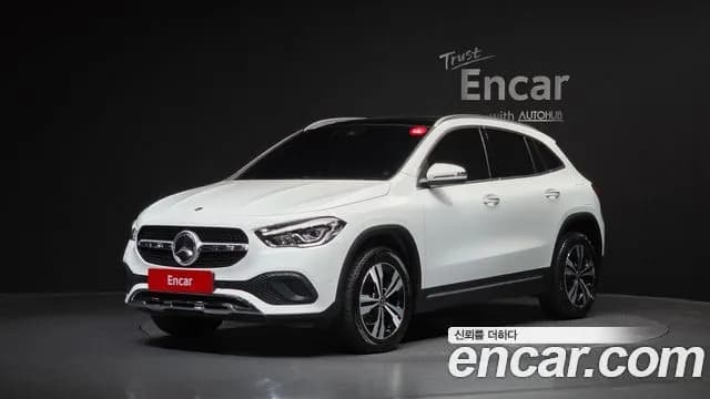 Mercedes-Benz GLA-Class GLA220