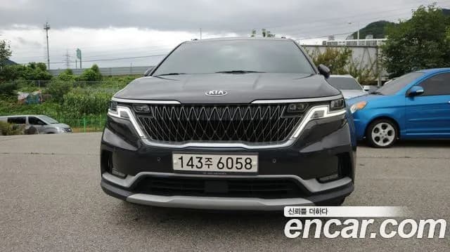 Kia Canival 9-Seater Prestige