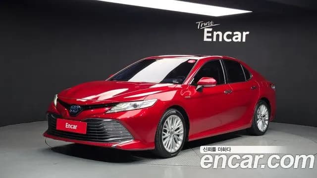 Toyota Camry 2.5 XLE Hybrid