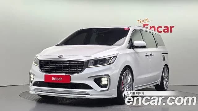 Kia Canival Gasoline 7-Seater Limousine