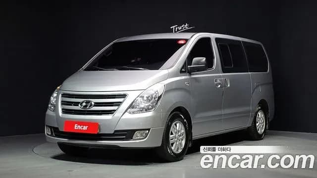 Hyundai Starex 12-Seater Wagon