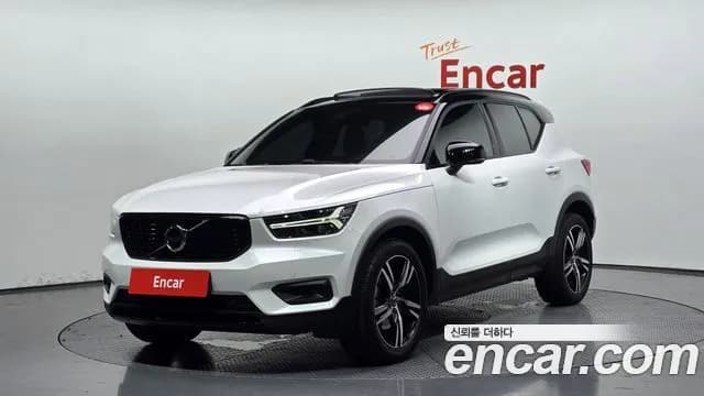 Volvo XC40 B4 R-Design