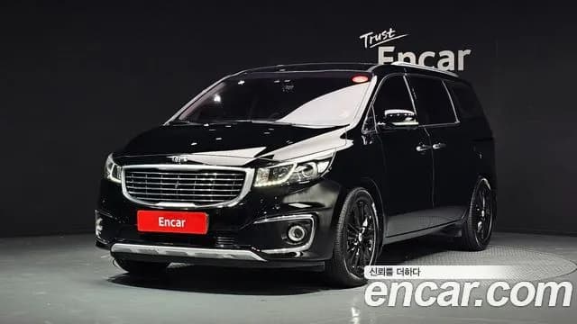 Kia Canival 7-seater Limousine