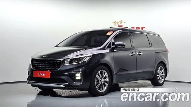 Kia Canival 7-Seater Limousine
