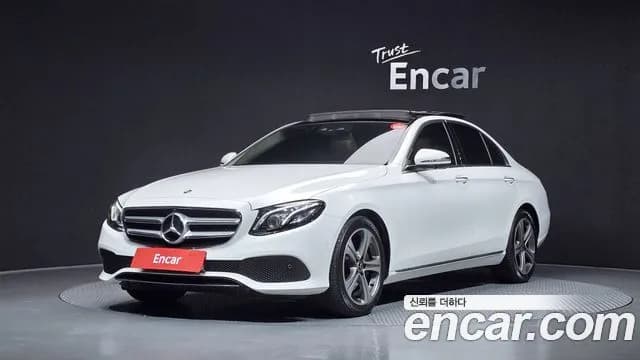 Mercedes-Benz E-Class E300 4MATIC Avnatgarde