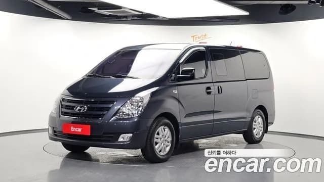 Hyundai Starex 12-Seater Wagon