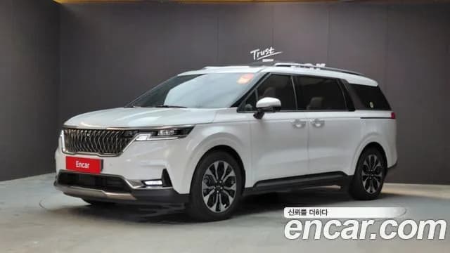 Kia Canival Gasoline 9-Seater Signature
