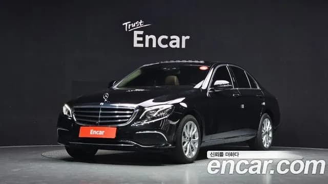 Mercedes-Benz E-Class E300 4MATIC Exclusive