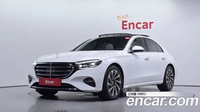 Mercedes-Benz E-Class E300 4MATIC Exclusive