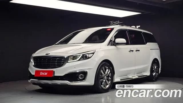 Kia Canival 7-seater Limousine