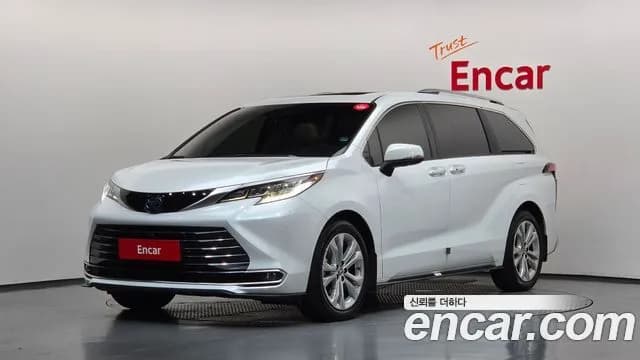 Toyota Sienna 2.5 Hybrid 2WD