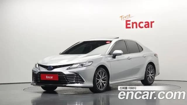 Toyota Camry 2.5 XLE Hybrid