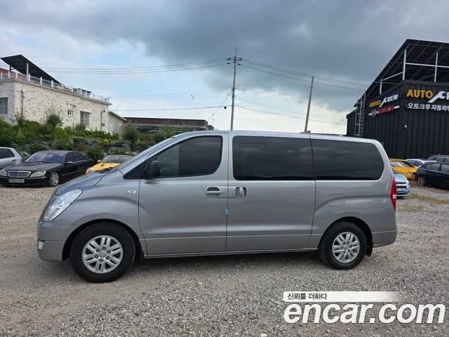 Hyundai Starex 5-Seater VAN