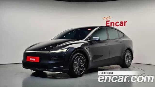 Tesla Model Y L Long Range AWD