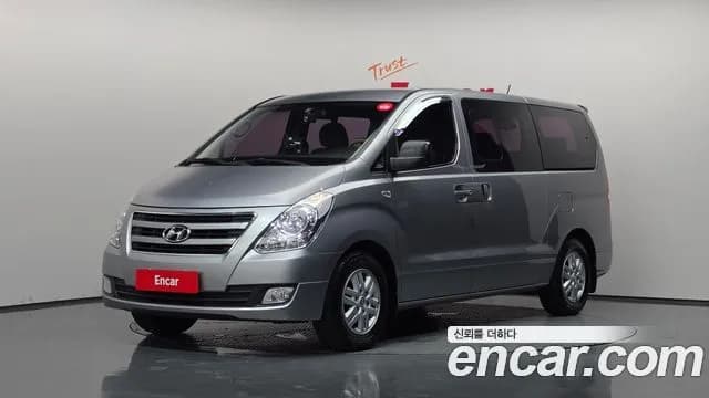 Hyundai Starex 12-Seater Wagon