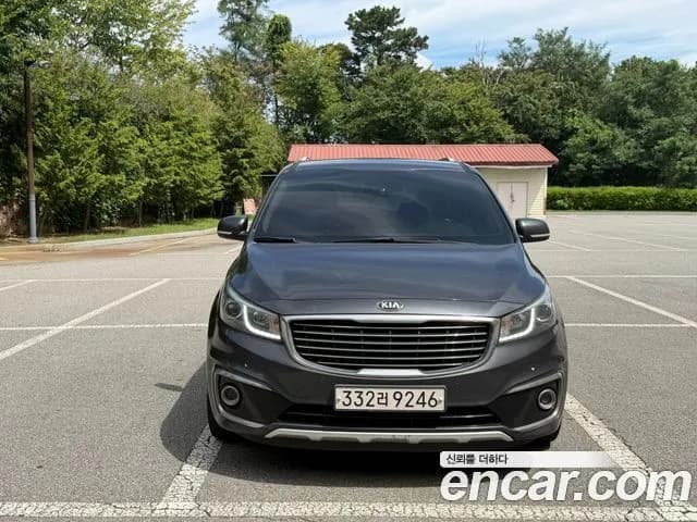 Kia Canival 9-seater Luxury