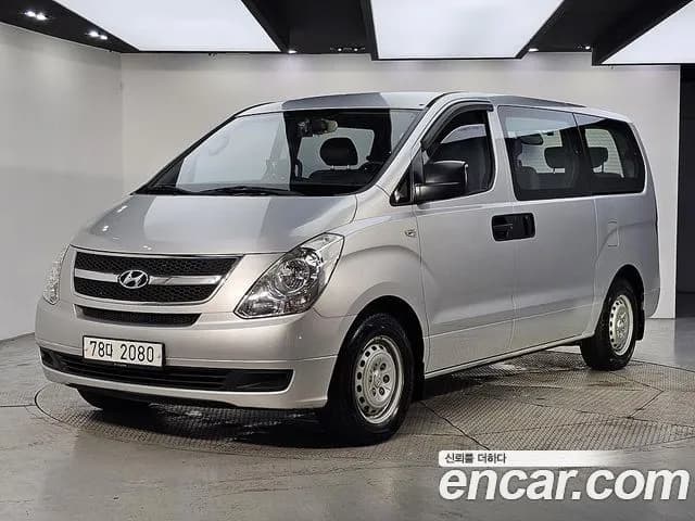 Hyundai Starex 12-Seater Wagon