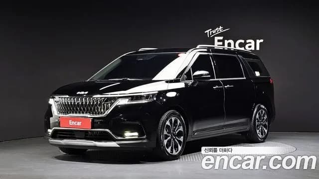 Kia Canival Gasoline 9-Seater Signature