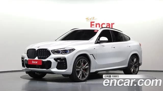 BMW X6 M50i